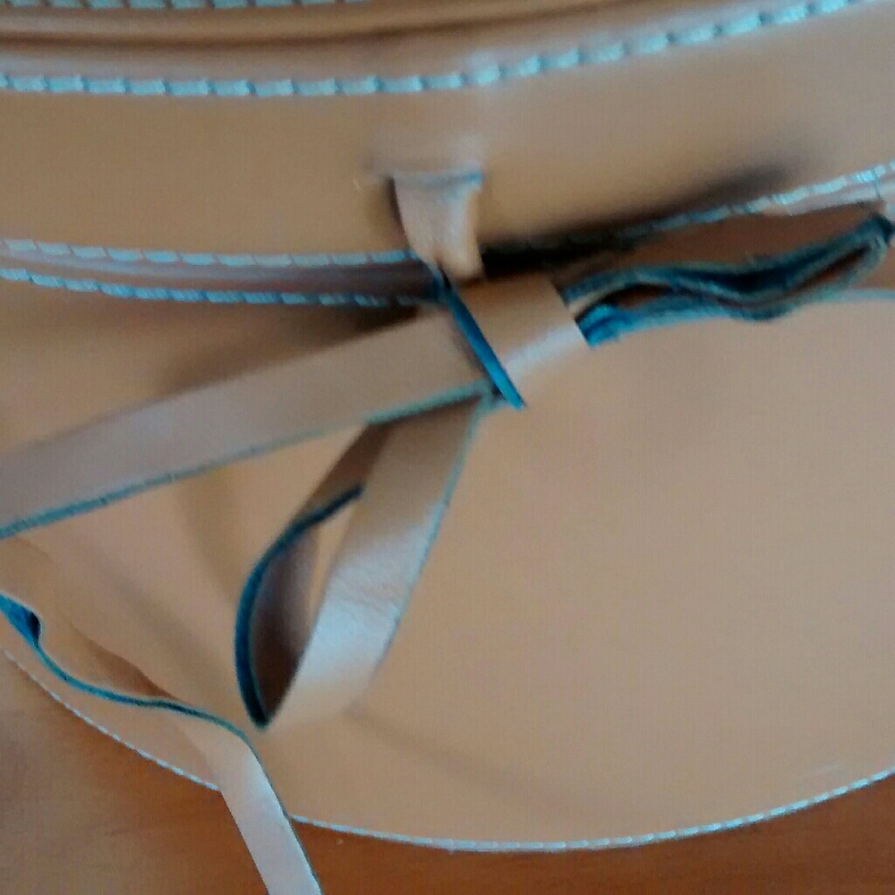 Tan Leather Hatbox - Picture 4 of 5